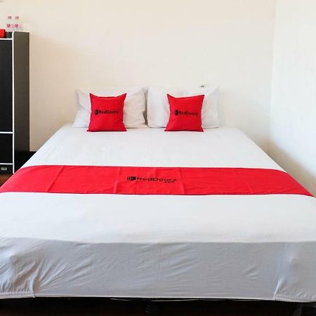 Reddoorz Near Ahmad Yani Airport 3 Hotel Semarang Exterior foto