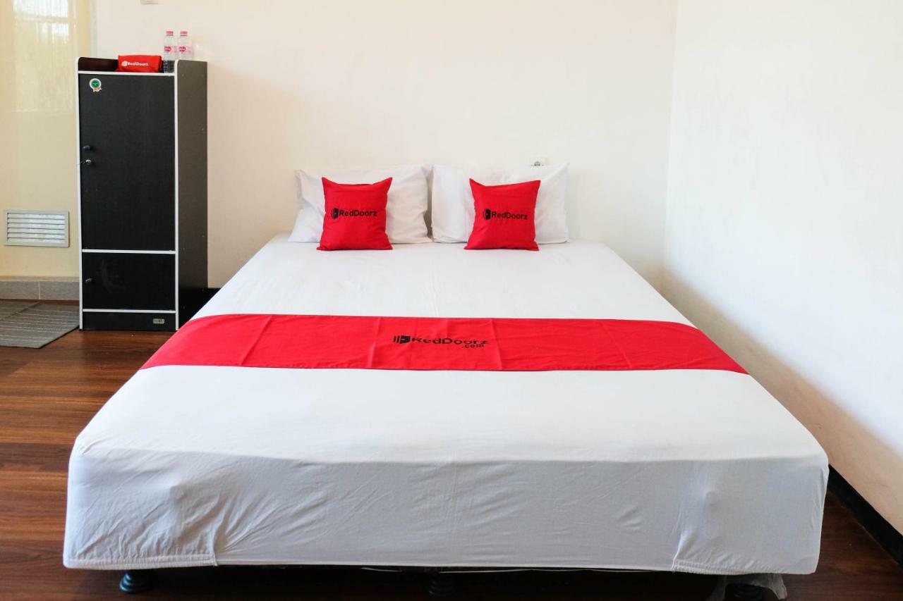 Reddoorz Near Ahmad Yani Airport 3 Hotel Semarang Exterior foto