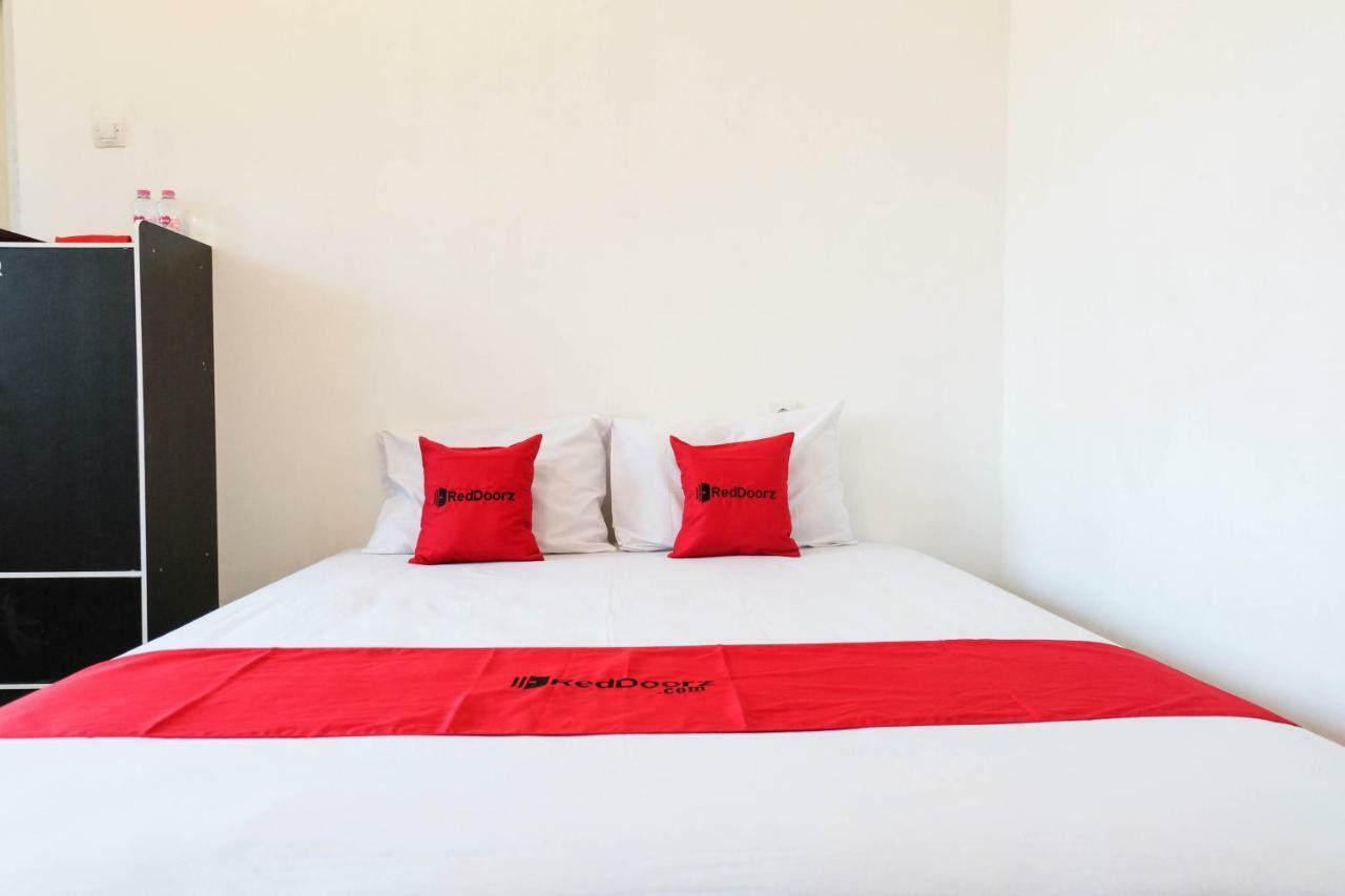 Reddoorz Near Ahmad Yani Airport 3 Hotel Semarang Exterior foto