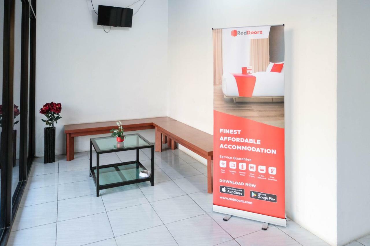 Reddoorz Near Ahmad Yani Airport 3 Hotel Semarang Exterior foto