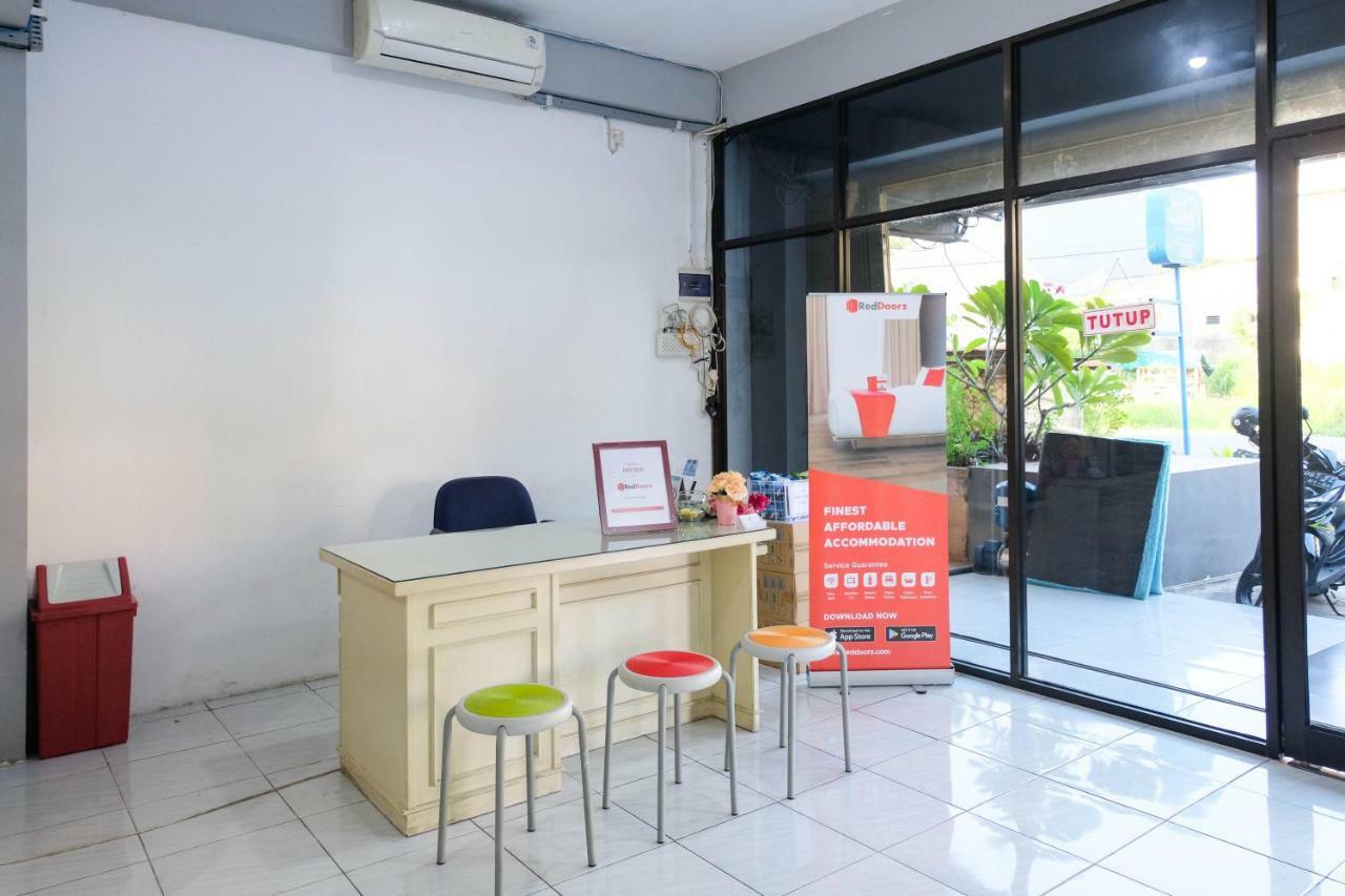 Reddoorz Near Ahmad Yani Airport 3 Hotel Semarang Exterior foto