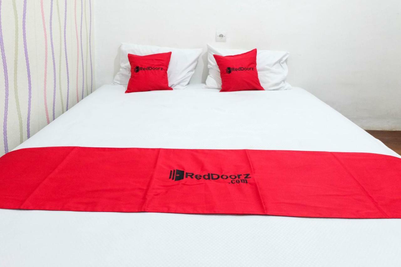 Reddoorz Near Ahmad Yani Airport 3 Hotel Semarang Exterior foto
